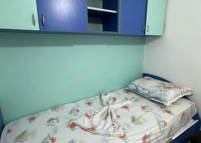 Toptani Center ティラナ